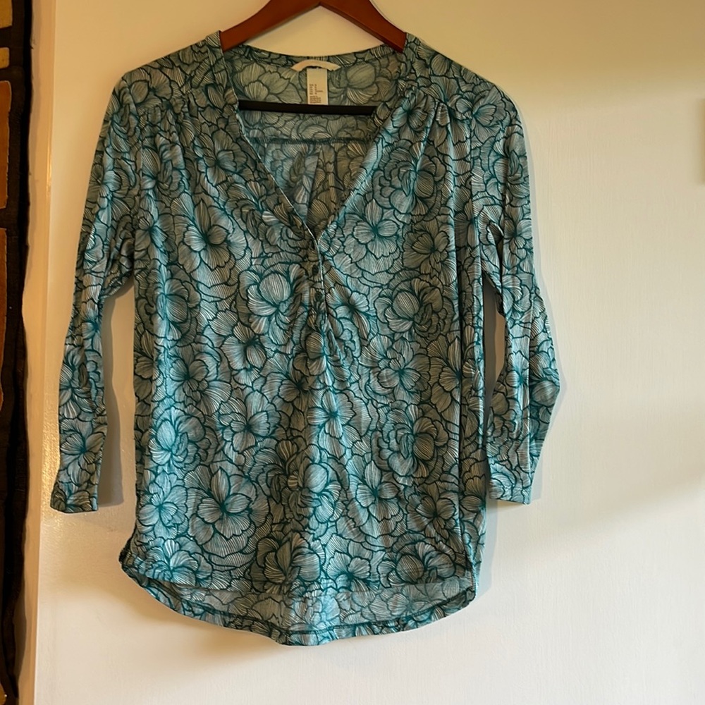 H&M top size M with button detail